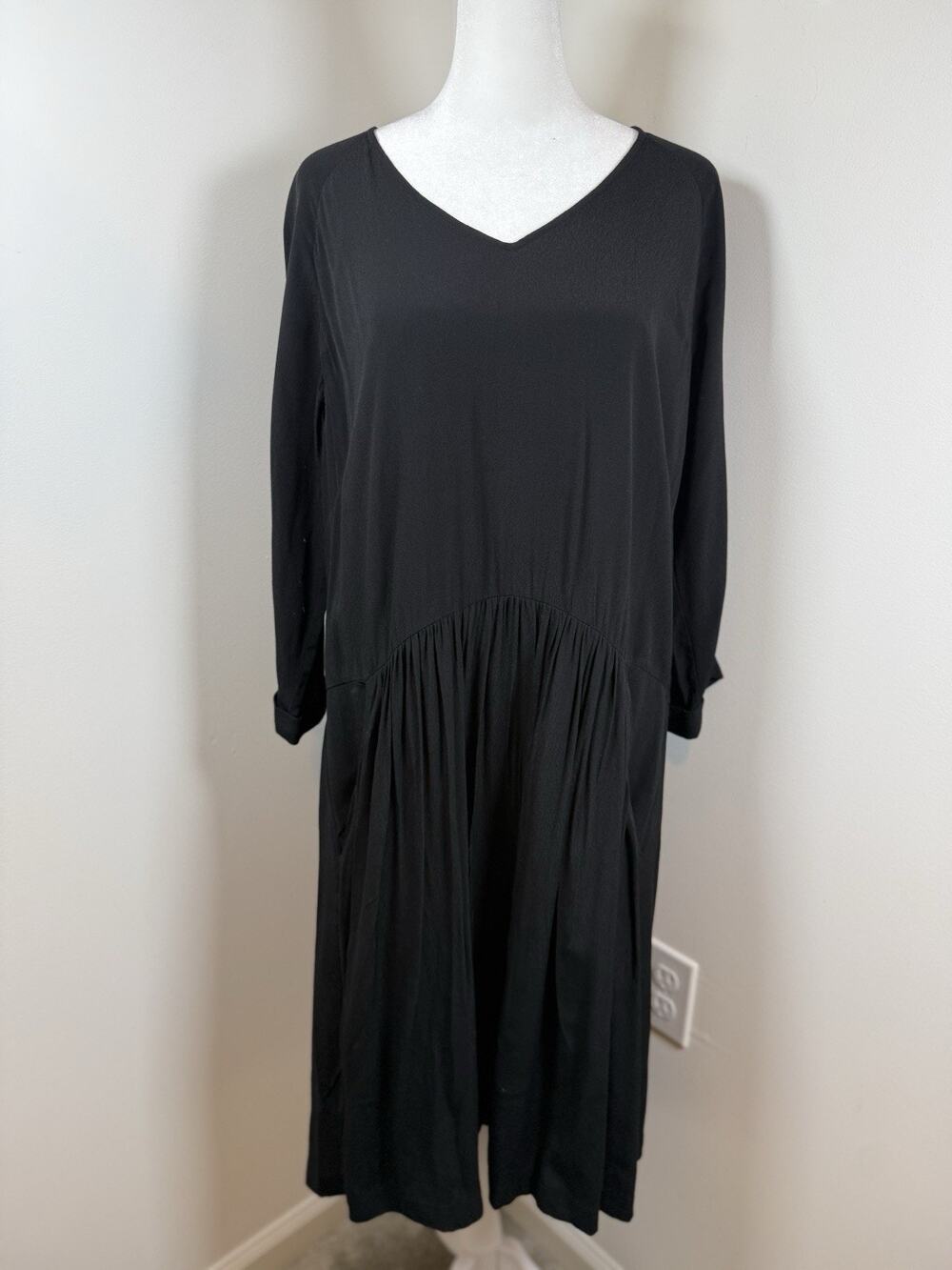 Garnet Hill Black Shift Dress Size 12 Classic Preppy Minimalist Career Office